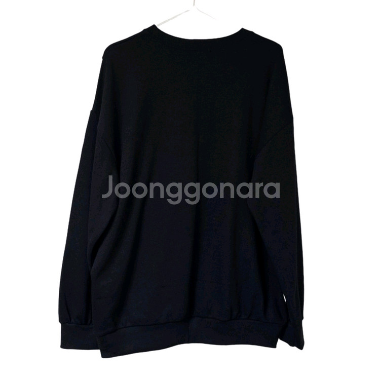 배색 오버핏 맨투맨--1