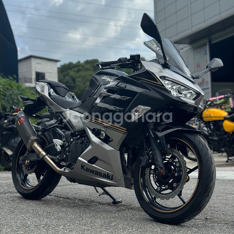 닌자400 19년식2만km 아크라구변 2채널블박 판매--0