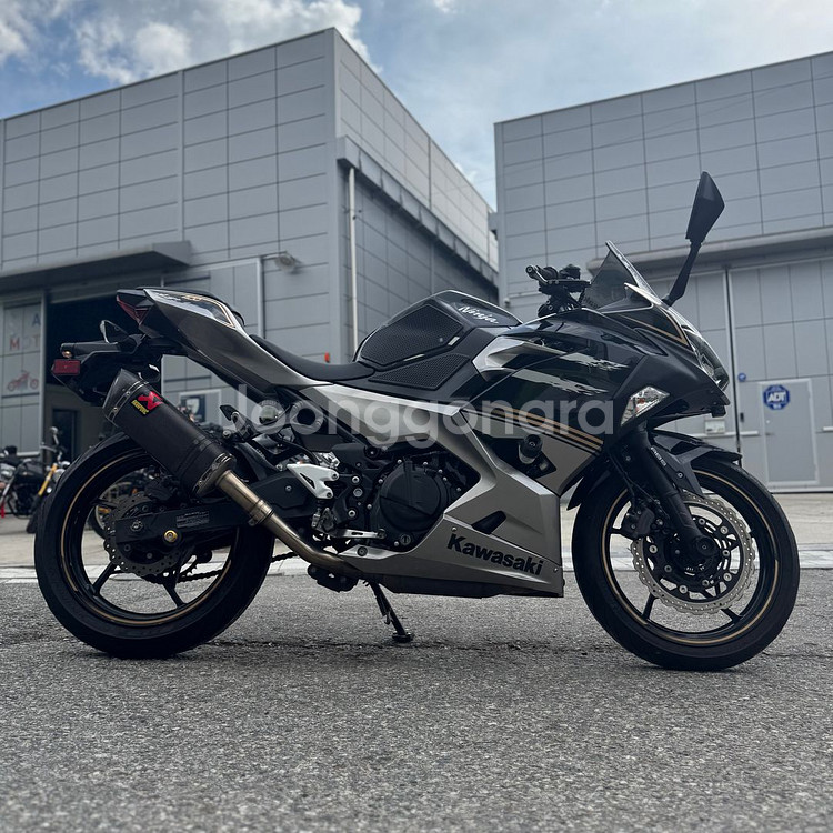 닌자400 19년식2만km 아크라구변 2채널블박 판매--1