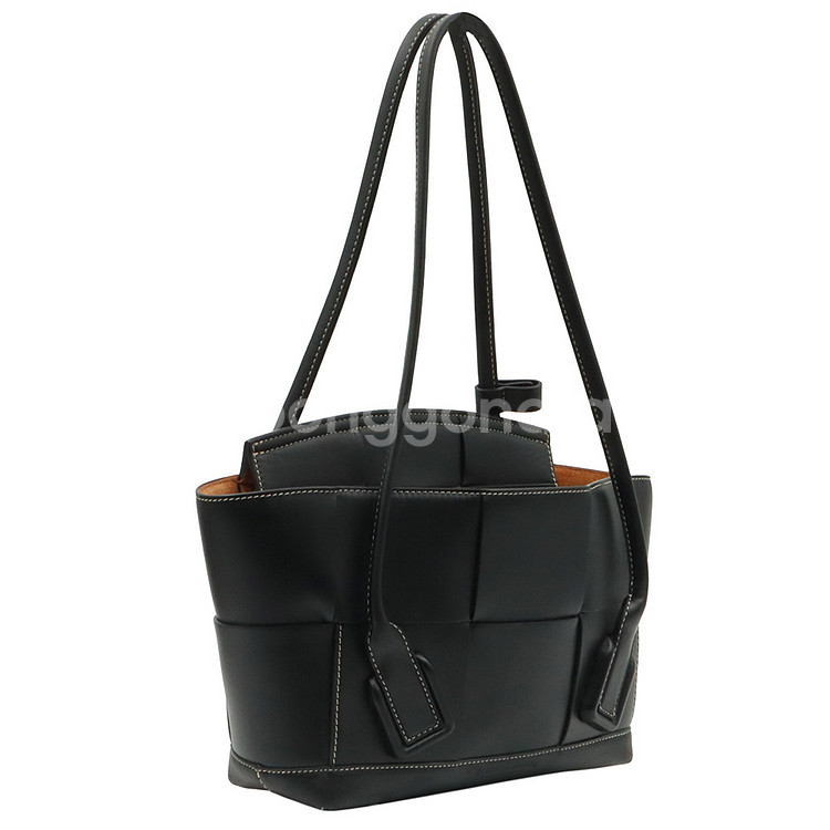 보테가베네타 블랙 카프스킨 아르코 스몰 토트백--2