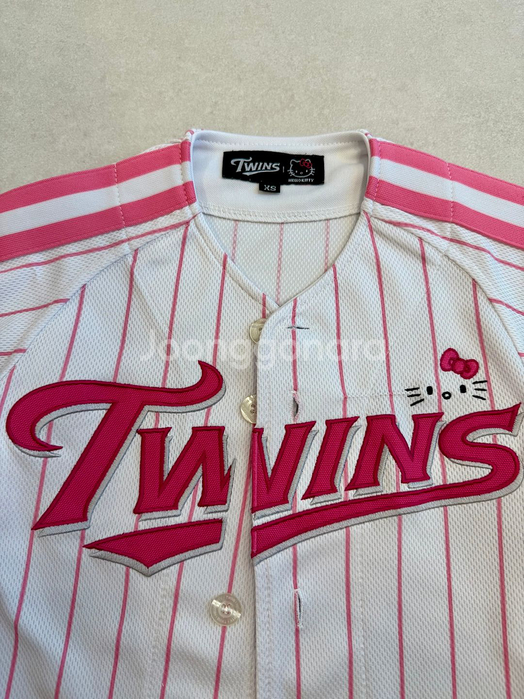 LG 트윈스 헬로키티 키즈 유니폼 XS (노마킹)--7