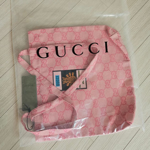 구찌 뷰티 기프트 GG 인터로킹 로고 에코백 숄더백