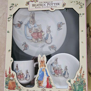 (새상품)독일 로이터 포셀린 피터래빗 어린이세트 판매해요(택포)
