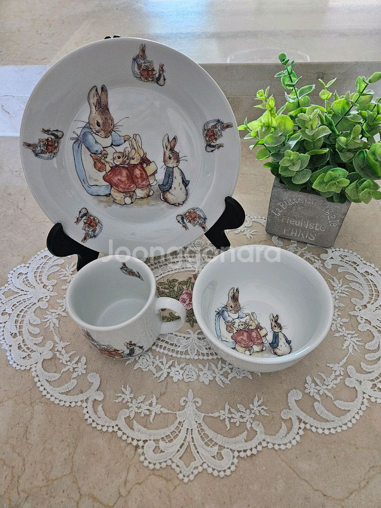 (새상품)독일 로이터 포셀린 피터래빗 어린이세트 판매해요(택포)--1