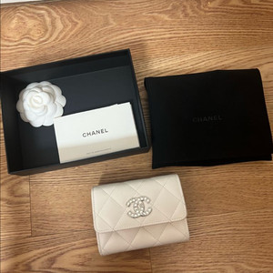 샤넬 플랩 카드홀더 램스킨 화이트