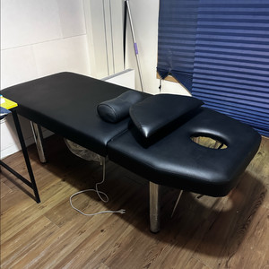 마사지 문신 베드