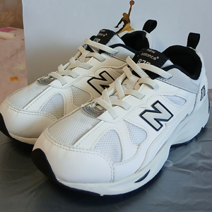 뉴발란스키즈 878 200운동화 <23년12월제품 >