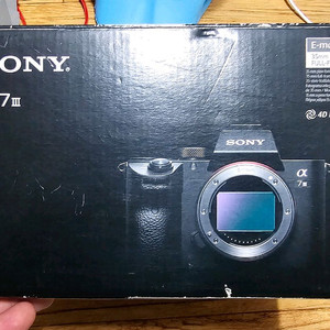 소니 A7III AM3 풀프레임 미러리스 카메라입니다
