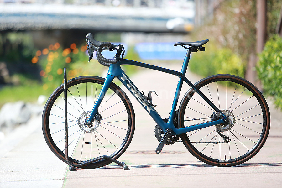 *가격인하*22년 트렉 TREK FX4 카본 M 사이즈 하이브리드--1