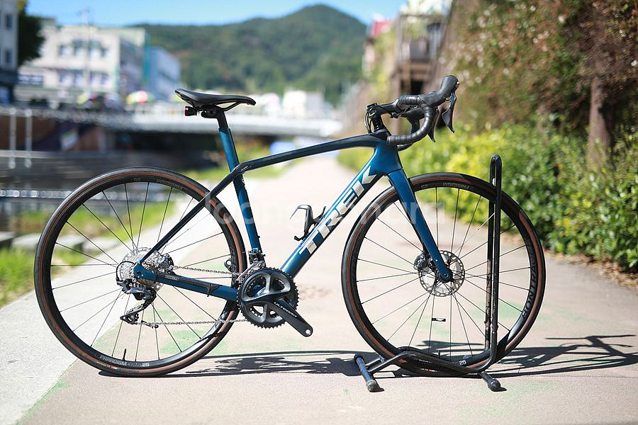 *가격인하*22년 트렉 TREK FX4 카본 M 사이즈 하이브리드--2