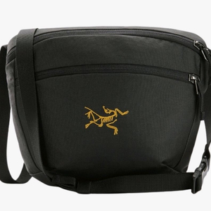 아크테릭스 맨티스 2 웨이스트팩 24K 블랙 팝니다.