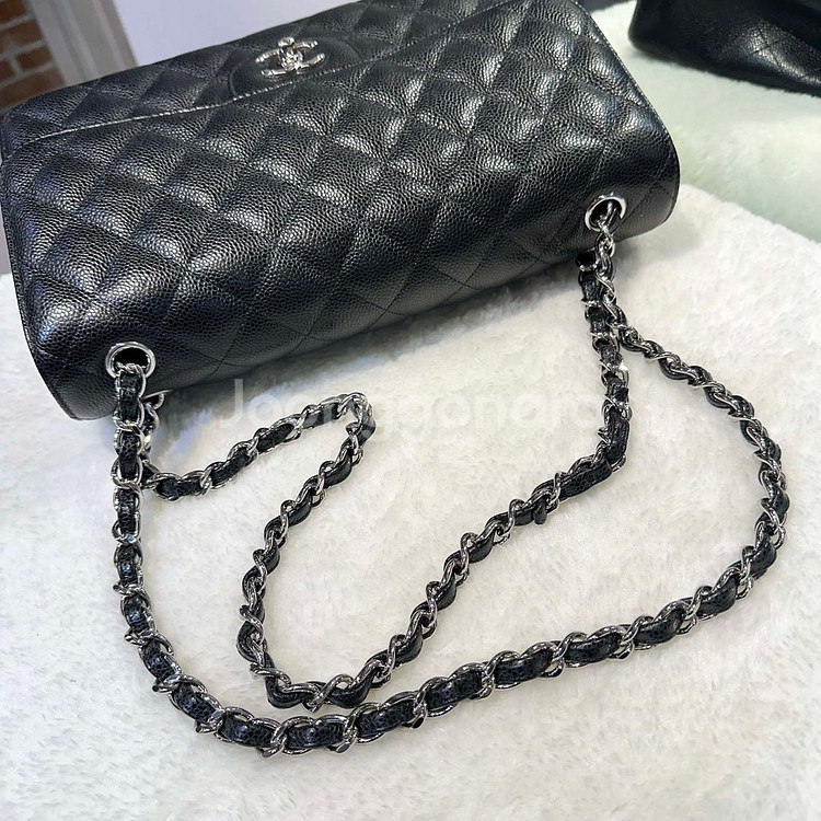 샤넬 클래식 캐비어 플랩백 블랙/은장-H102801--4