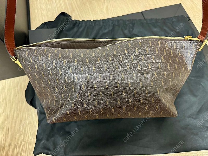 생로랑 르 모노그램 크로스바디백--2