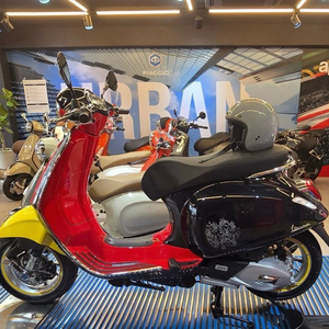 베스파 프리마베라 디즈니 한정판 스쿠터
