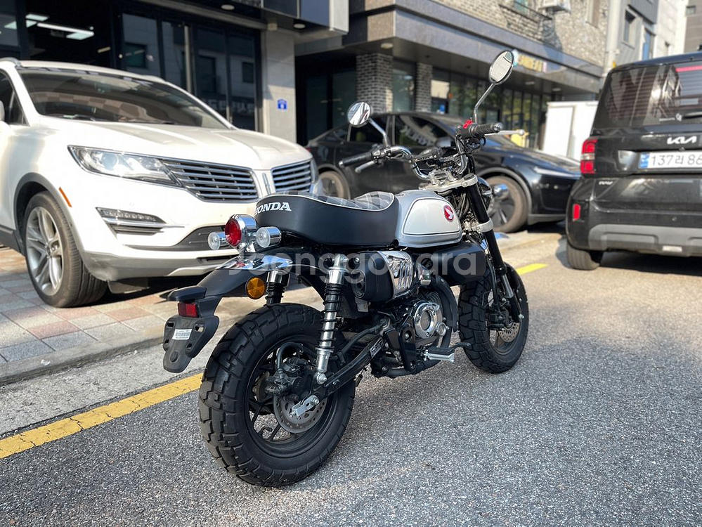 혼다 몽키125 24년식 800km 극신차급 블랙 판매--4