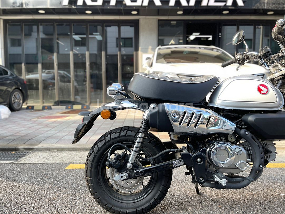 혼다 몽키125 24년식 800km 극신차급 블랙 판매--2