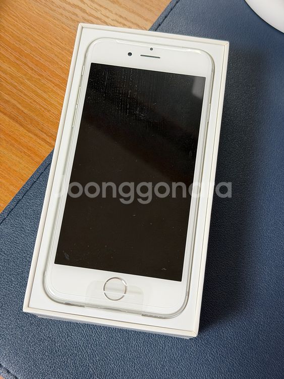 아이폰6 실버 64GB 신품 미사용 판매합니다.--3