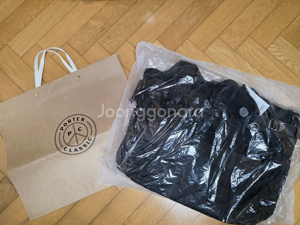 포터클래식 슈퍼나일론 토트백 판매합니다--1