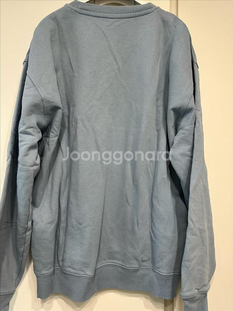 아크네 맨투맨팔아요--1