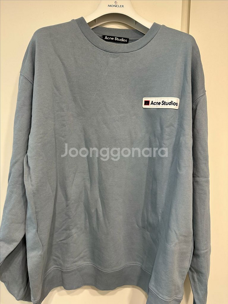 아크네 맨투맨팔아요--0