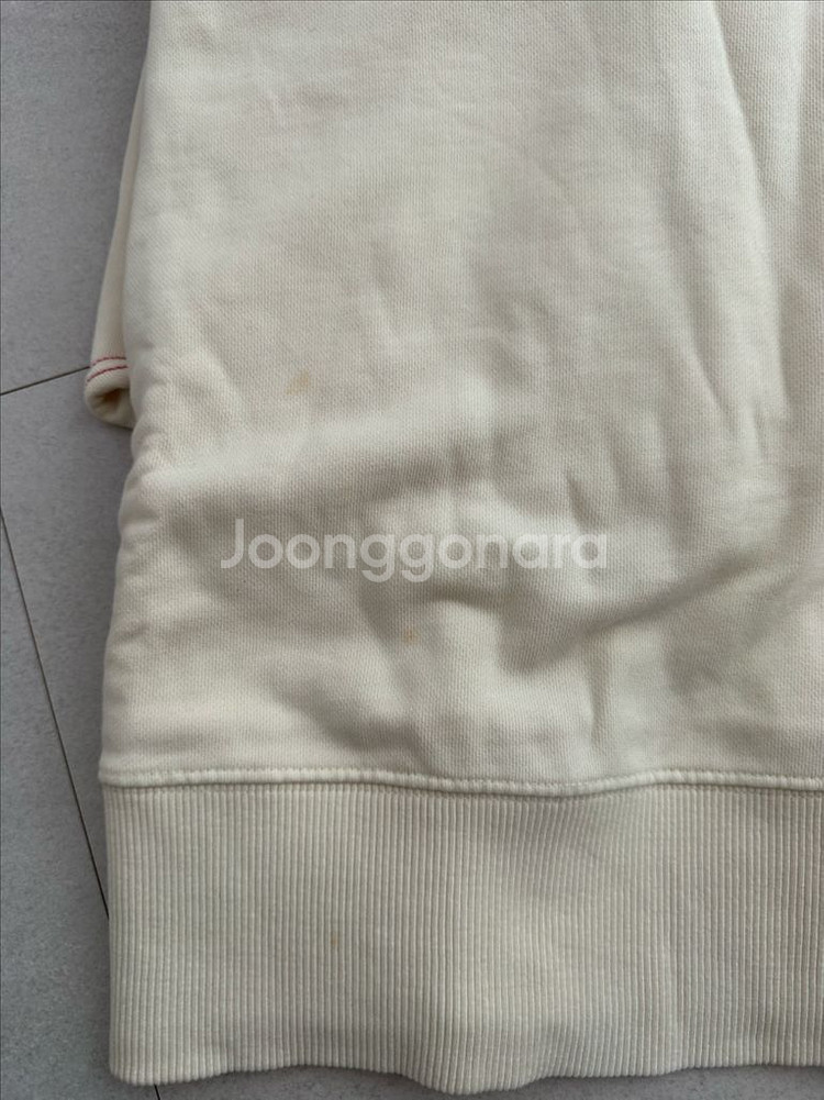 아크네 맨투맨팔아요--2