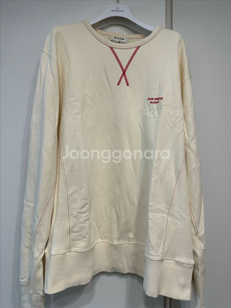 아크네 맨투맨팔아요--3