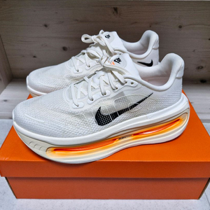 나이키 보메로 프리미엄 프로토 280