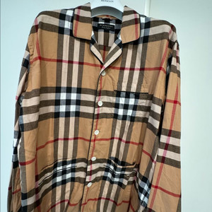 버버리 체크셔츠팔아요