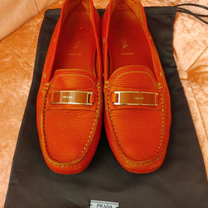 종품- 프라다 로퍼