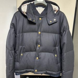 톰브라운 백삼선 패딩 4사이즈