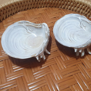 야나칸 접시,화병등 다양하게 팔아요