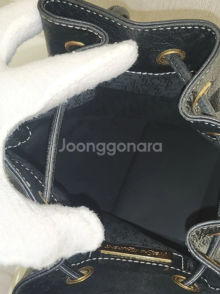 입생로랑 블랙 가죽 버킷백--2