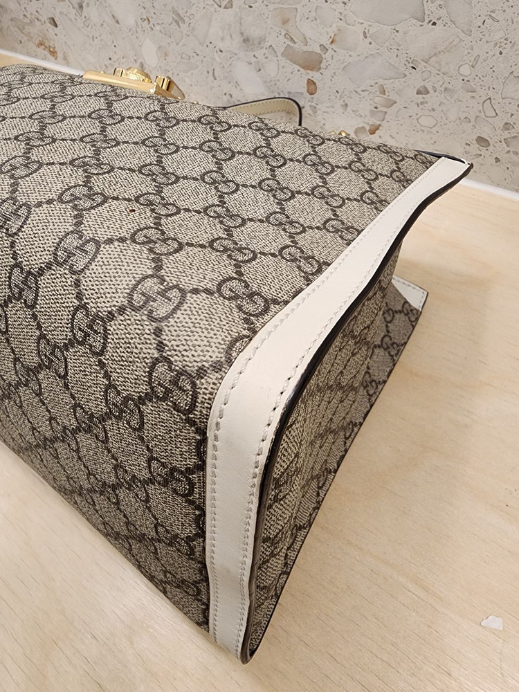 구찌 GG 슈프림 패드락 숄더백 미디엄 479197 이미지