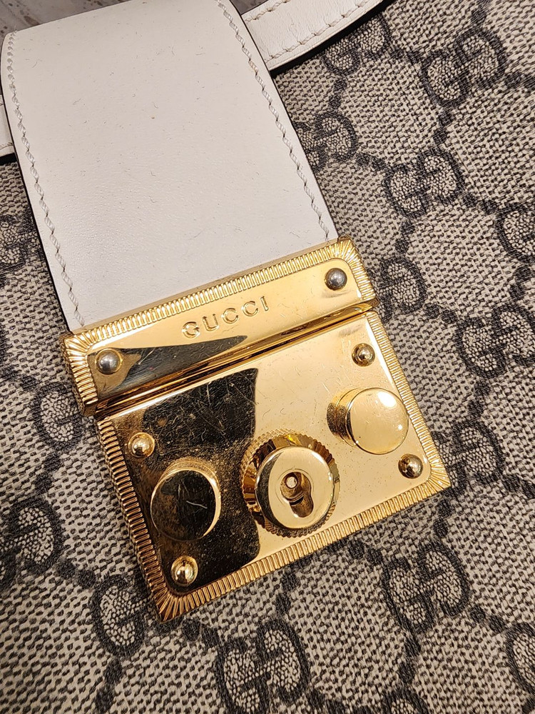 구찌 GG 슈프림 패드락 숄더백 미디엄 479197 이미지