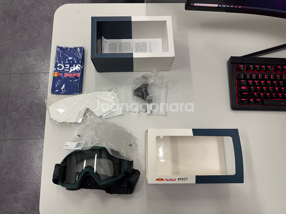 레드불 고글 그린패트롤 006 판매합니다--0