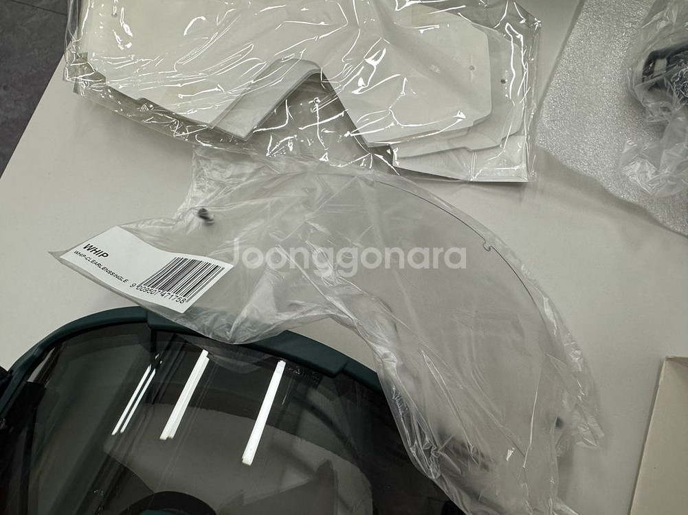 레드불 고글 그린패트롤 006 판매합니다--7