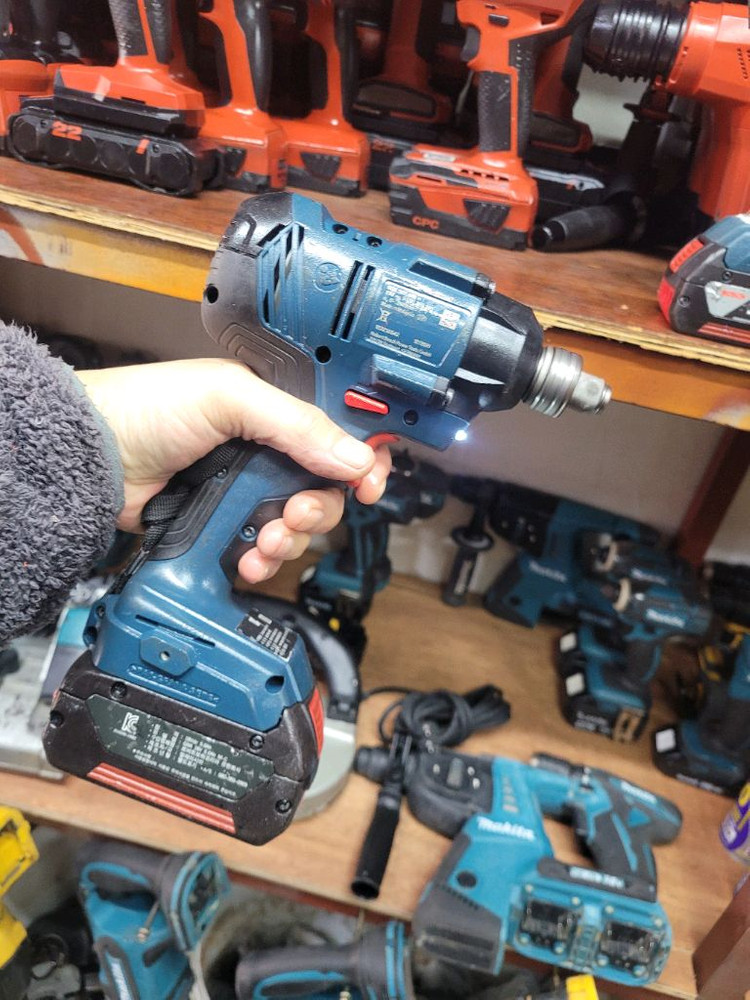 보쉬충전임팩렌치 드릴겸용 GDX18V180 충전임팩드릴 이미지