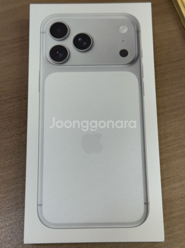 아이폰 17프로맥스 실버 256 미개봉--0
