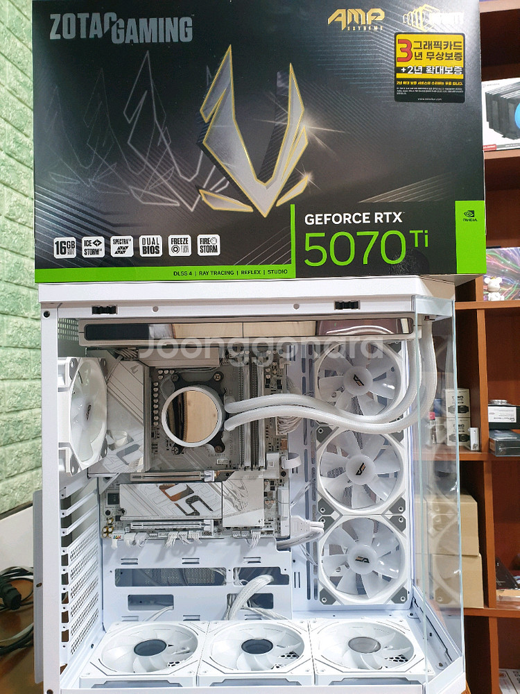 미사용 ) 9800X3D & RTX5070TI 컴퓨터--0