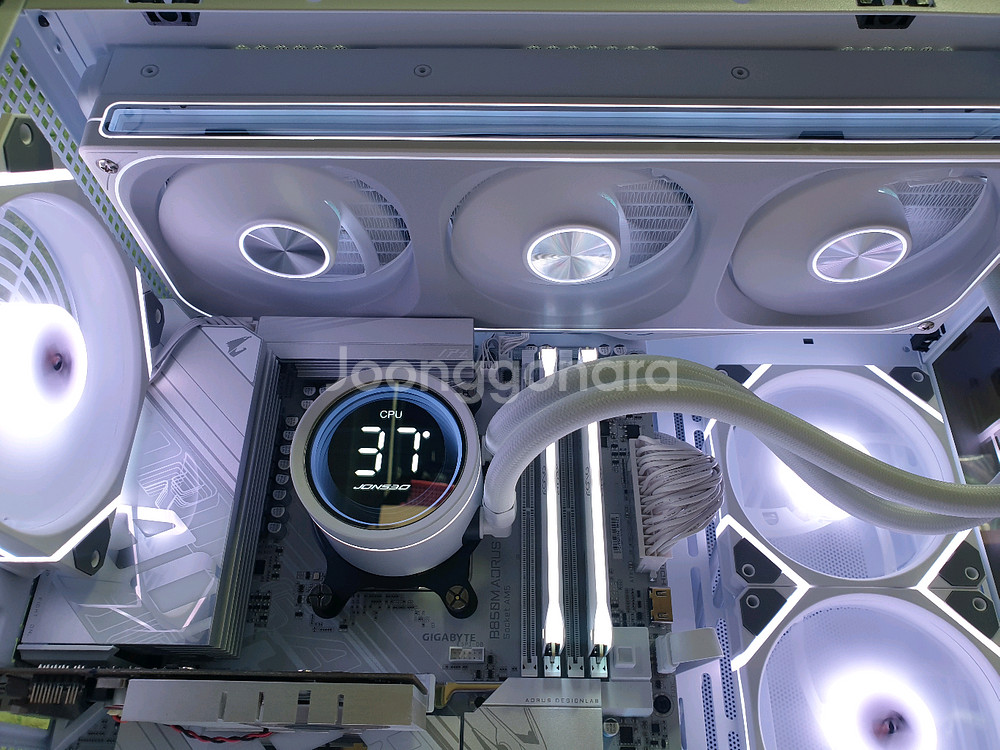 미사용 ) 9800X3D & RTX5070TI 컴퓨터--6