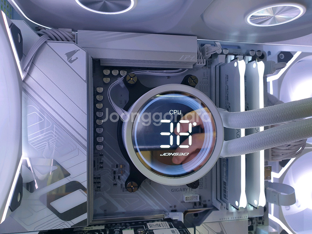 미사용 ) 9800X3D & RTX5070TI 컴퓨터--7