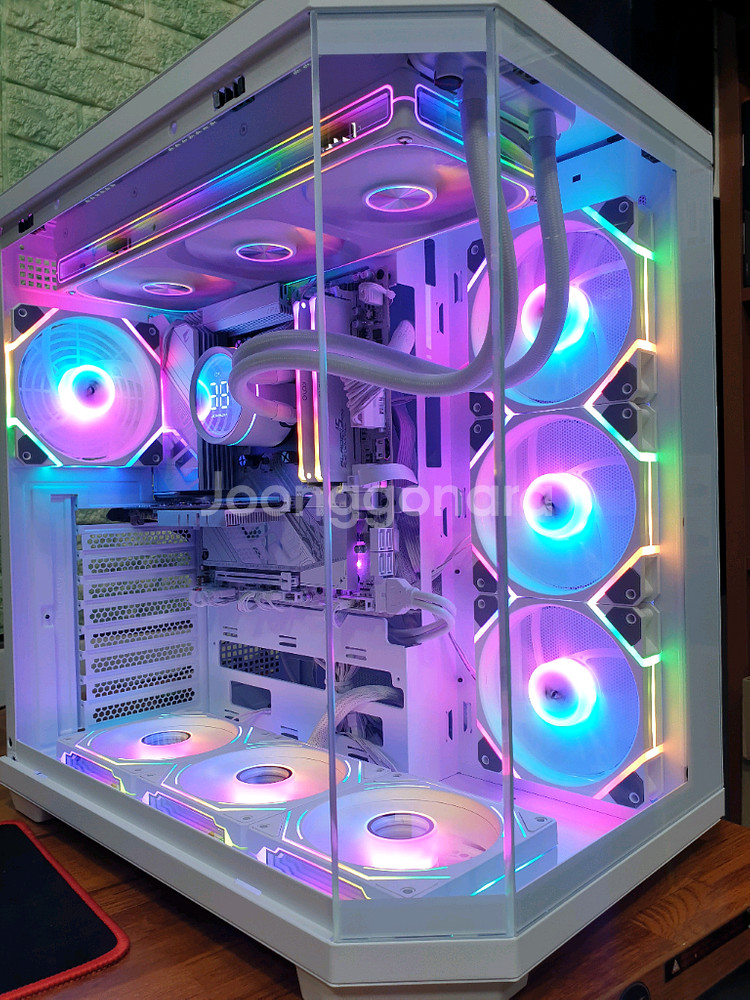 미사용 ) 9800X3D & RTX5070TI 컴퓨터--9