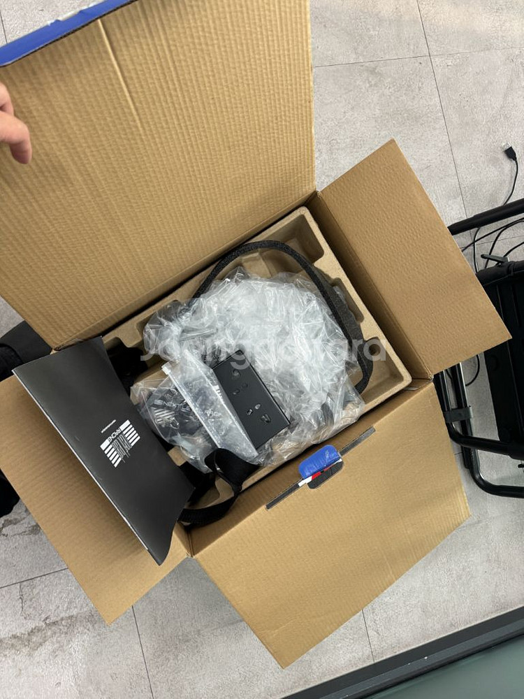 트러스트마스터 t300rs+넥스트레벨 레이싱 의자--6