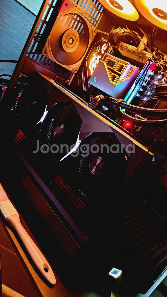 RTX 5080 슈프림 팔거나 미개봉 뱅가드로 교환--0