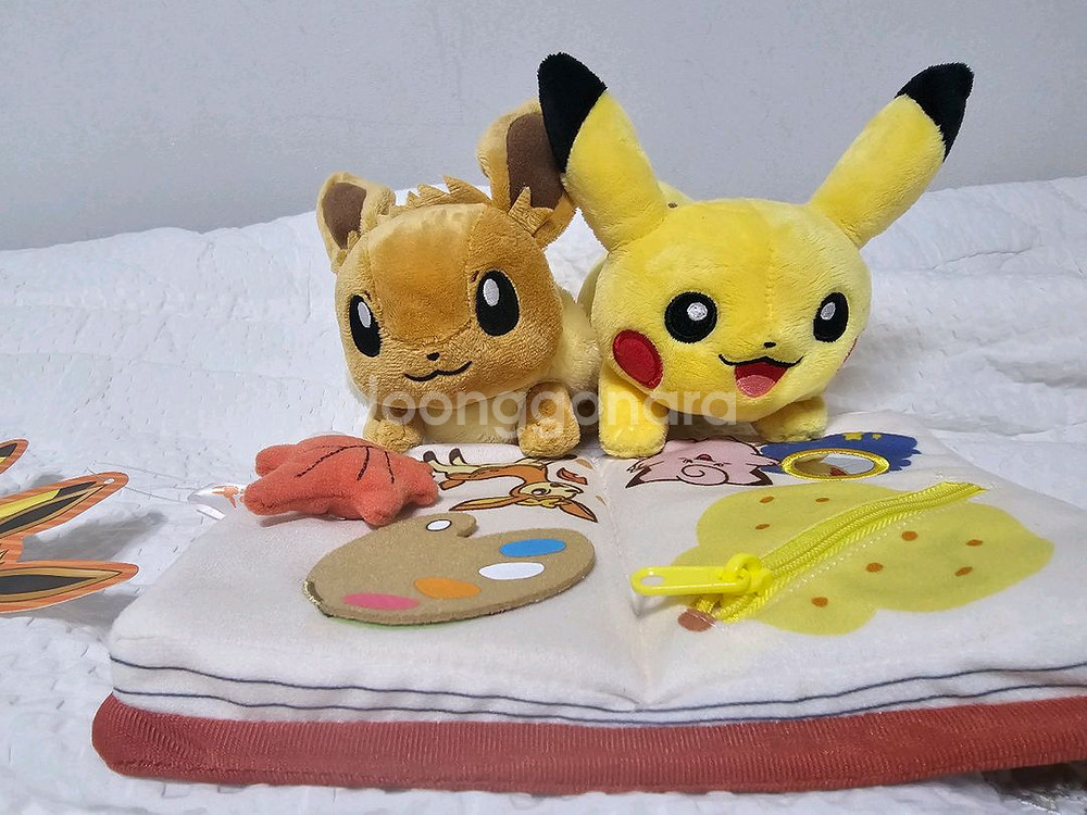 [반택포] 포켓몬센터 정품 계절 시리즈 피카츄와 이브이--0