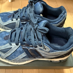 뉴발란스 1906 운동화 230사이즈