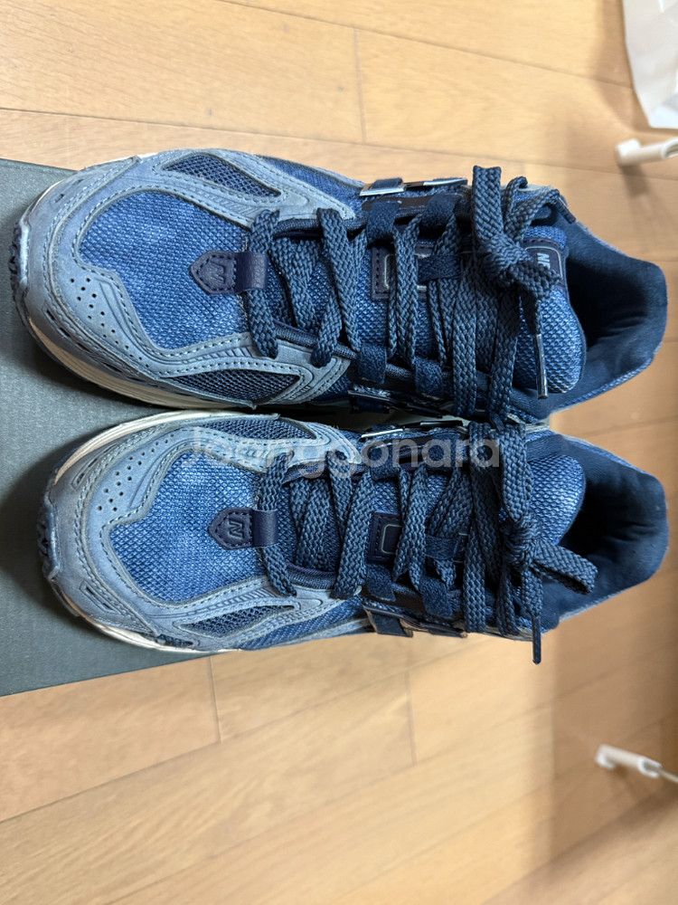 뉴발란스 1906 운동화 230사이즈--1