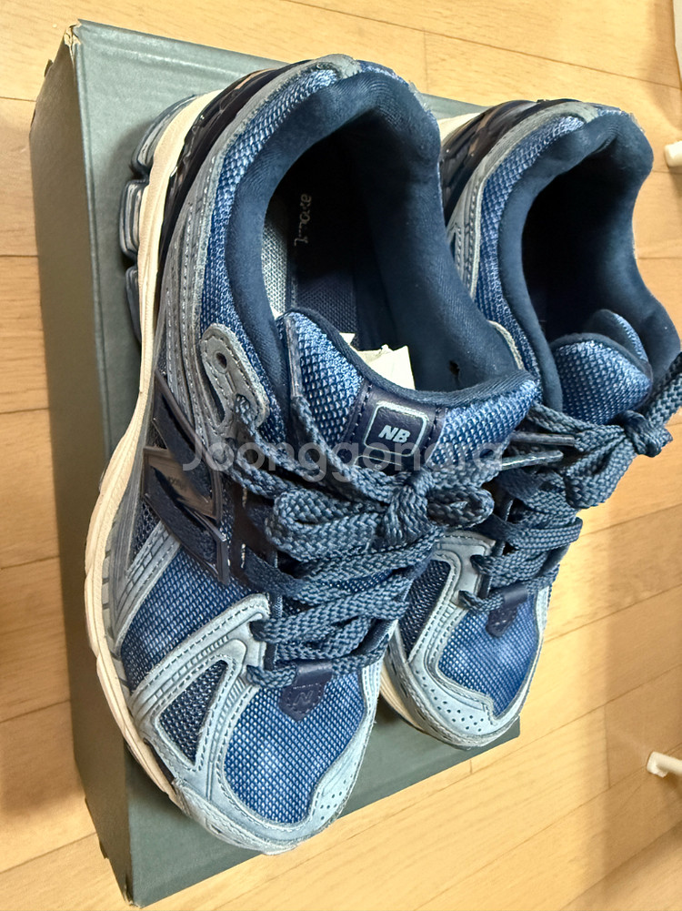 뉴발란스 1906 운동화 230사이즈--2