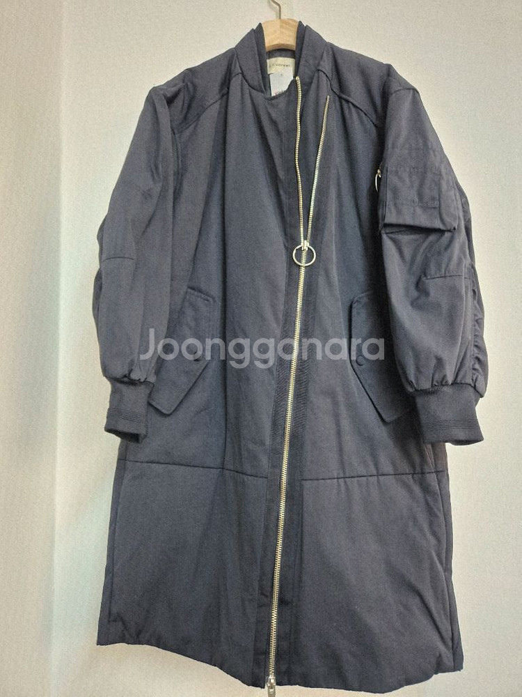 a.t. corner 롱 네이비 누빔점퍼--1