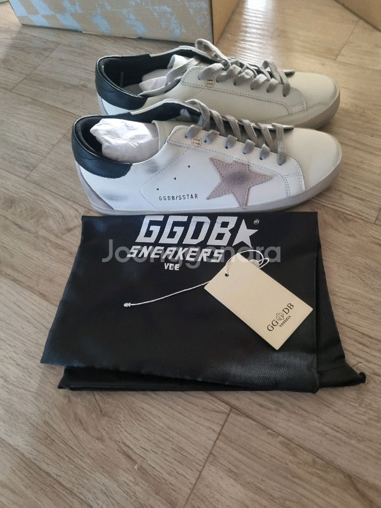 특가)골든구스 슈퍼스타네이비탭스니커즈. 260./265--2